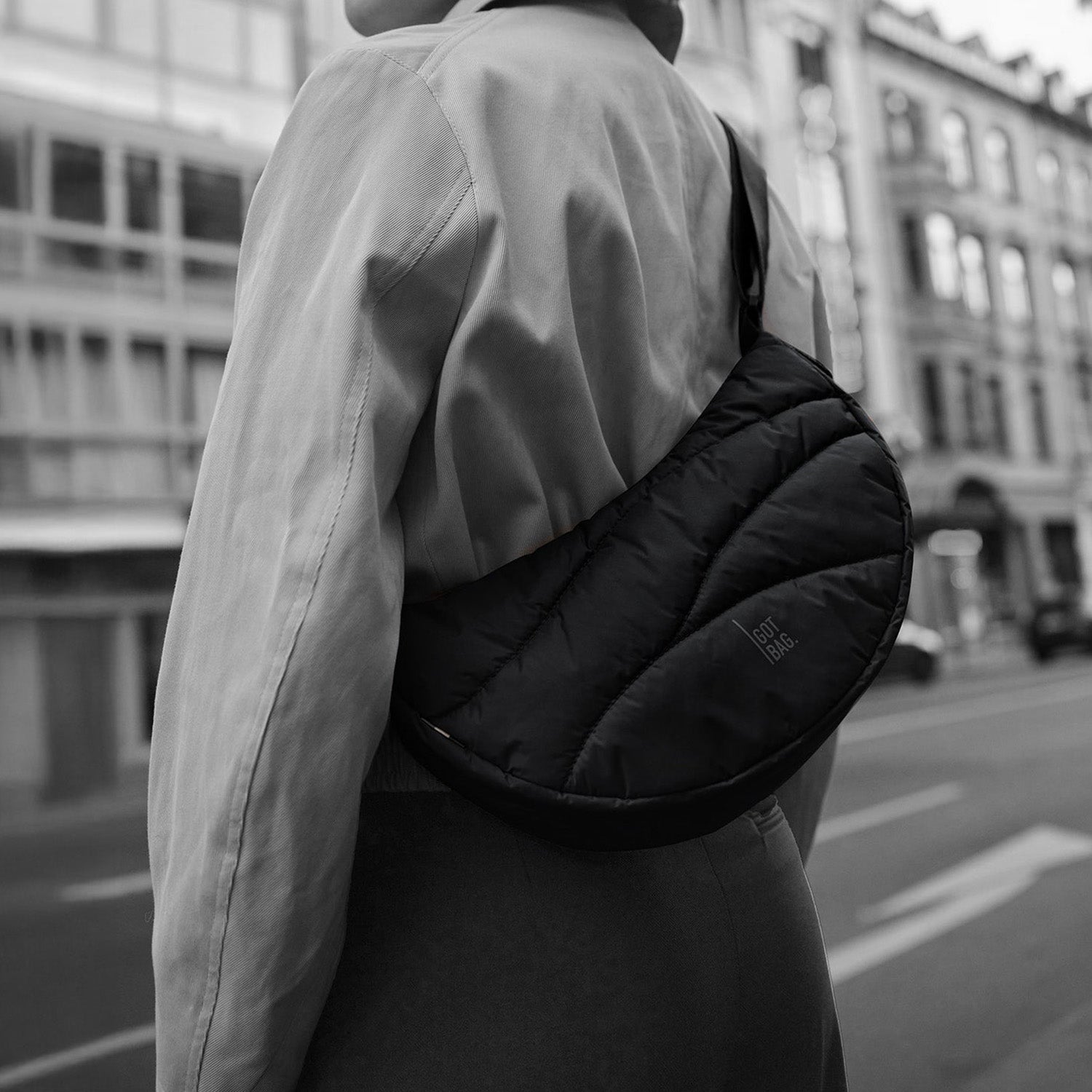 Wavy Puffer Moon Bag