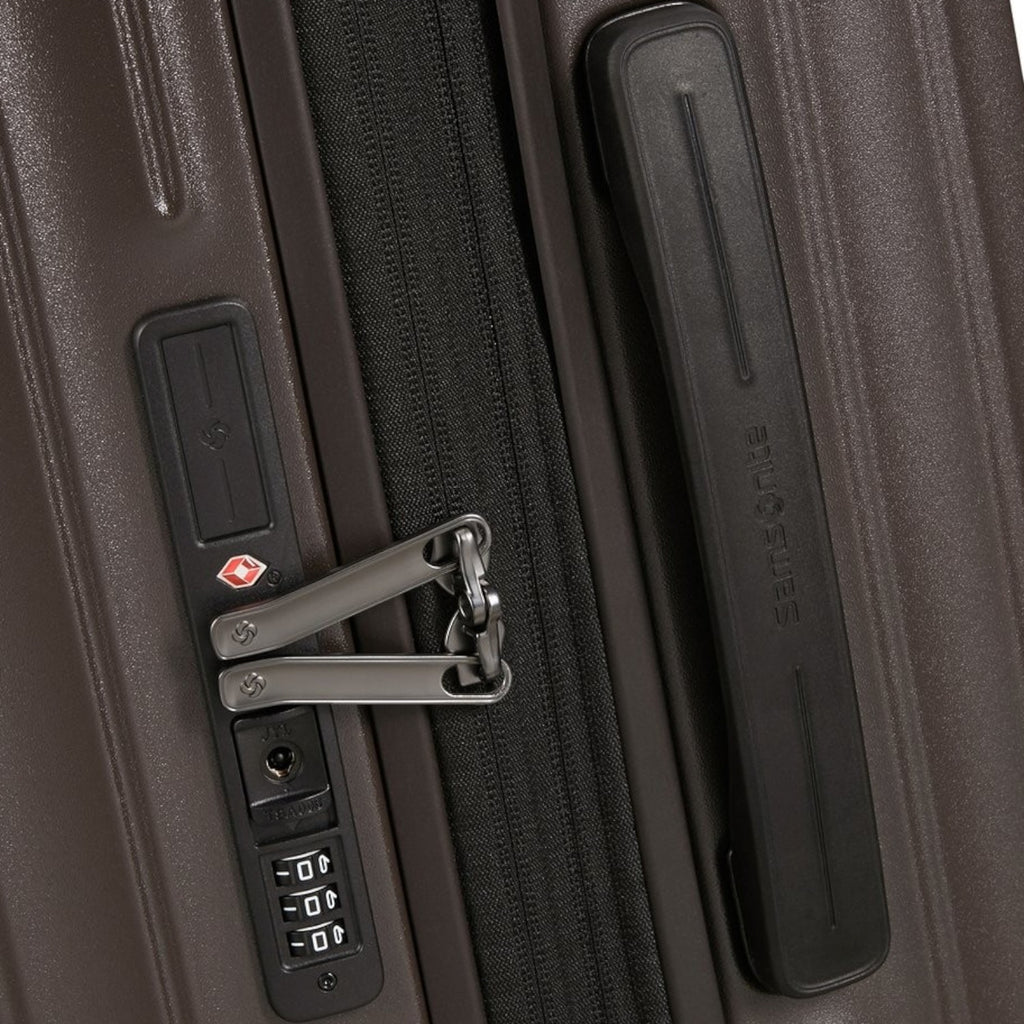 Lieblingstasche 2WANDER spinner suitcase in dark brown with integrated TSA combination lock and side carry handle