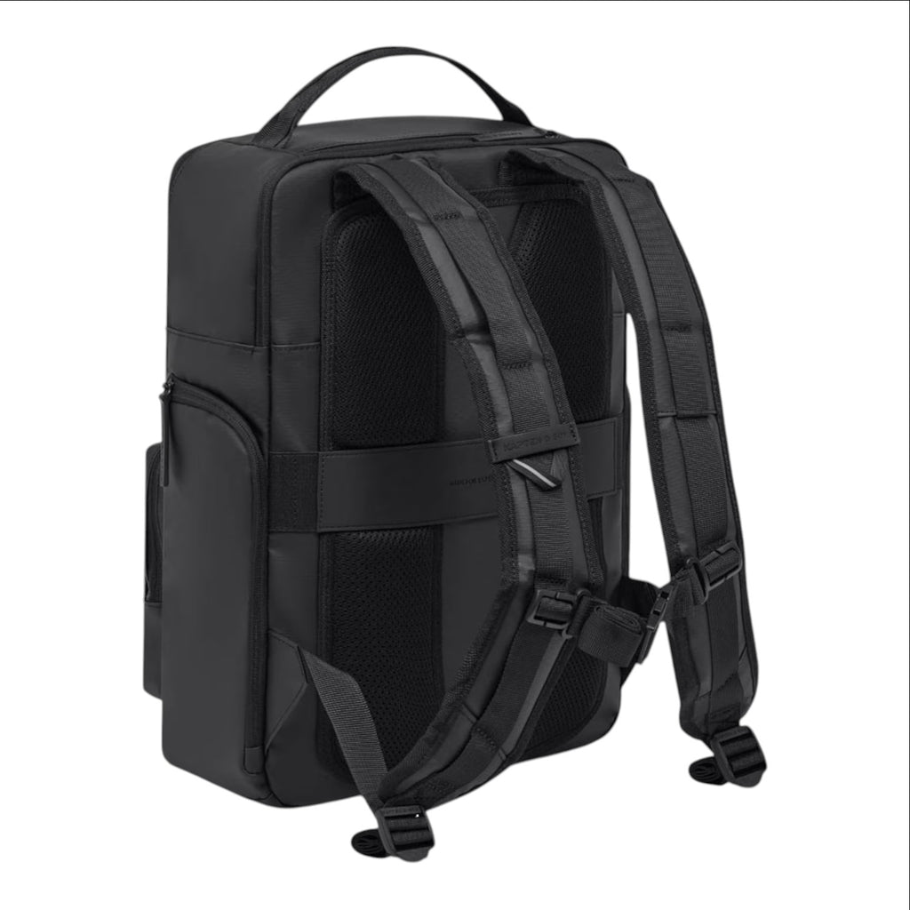 Lieblingstasche Bergen Ultra black backpack showing padded shoulder straps and back panel for comfort