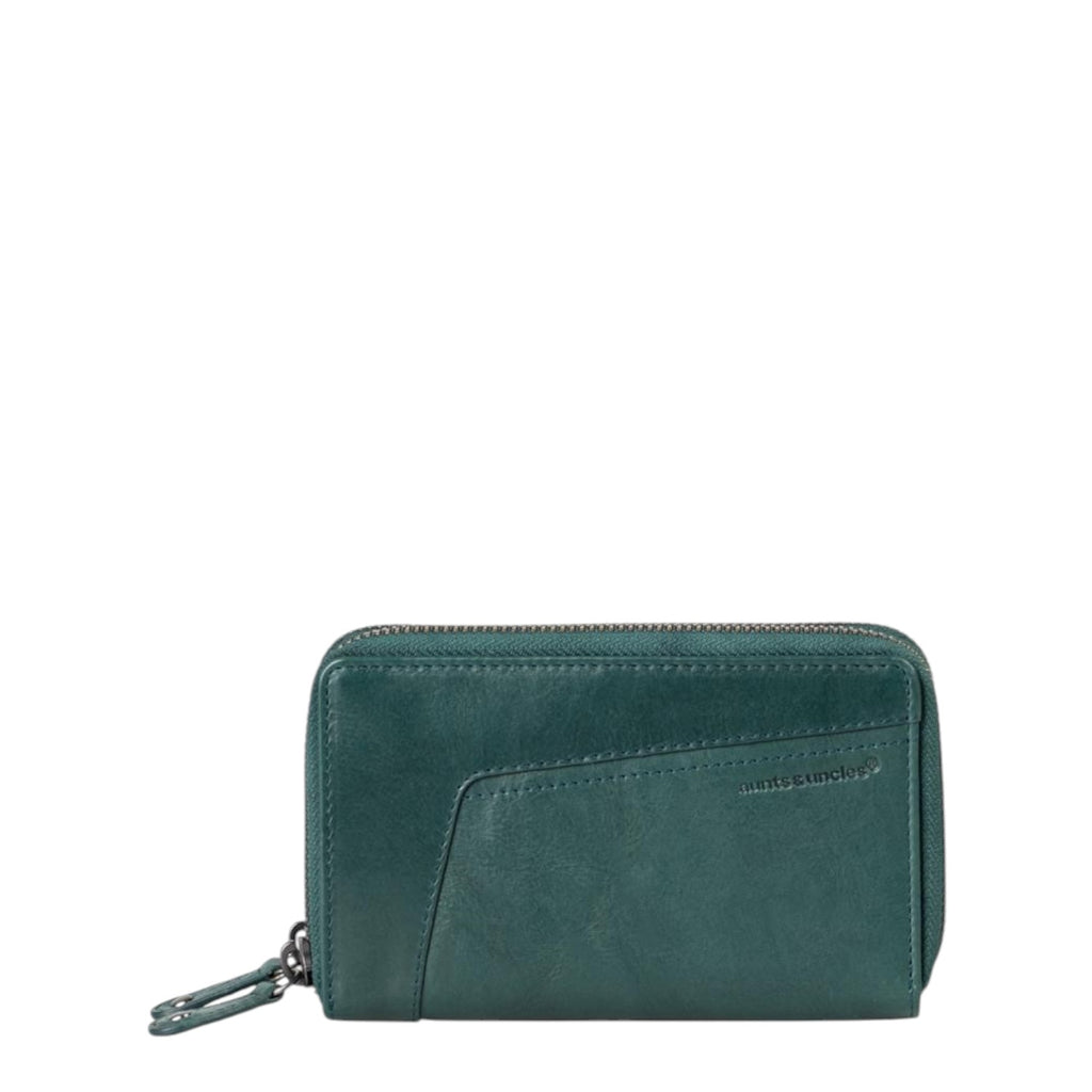 Lieblingstasche Betty dark green leather wallet with a zip-around closure and front pocket detail.
