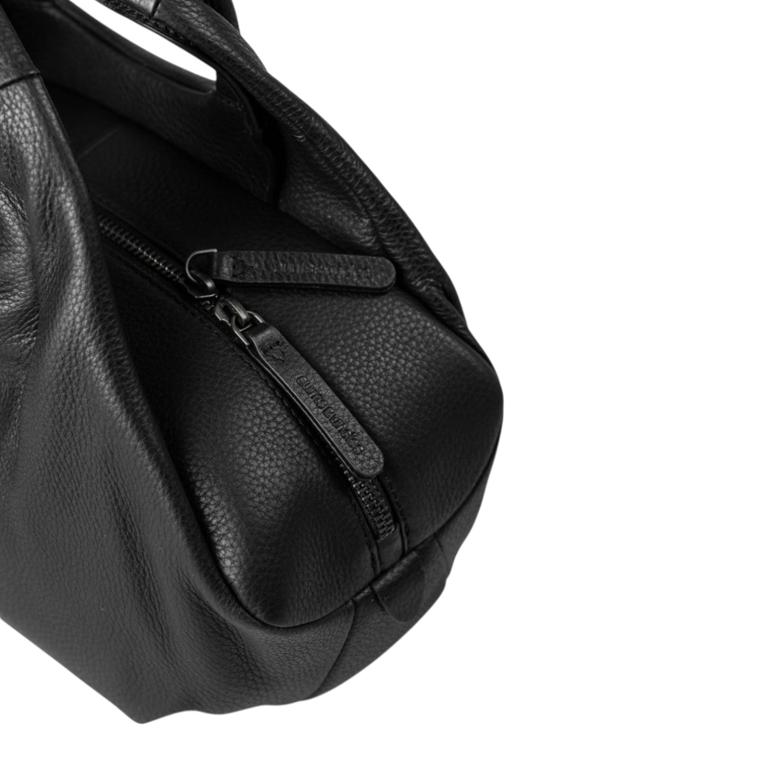 Lieblingstasche Beauty black pebbled leather handbag with a secure top zipper closure and matching leather pull tabs.