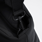Close-up of a black Lieblingstasche Cloud Horizon tote bag featuring a durable strap and matte metal clasp hardware.