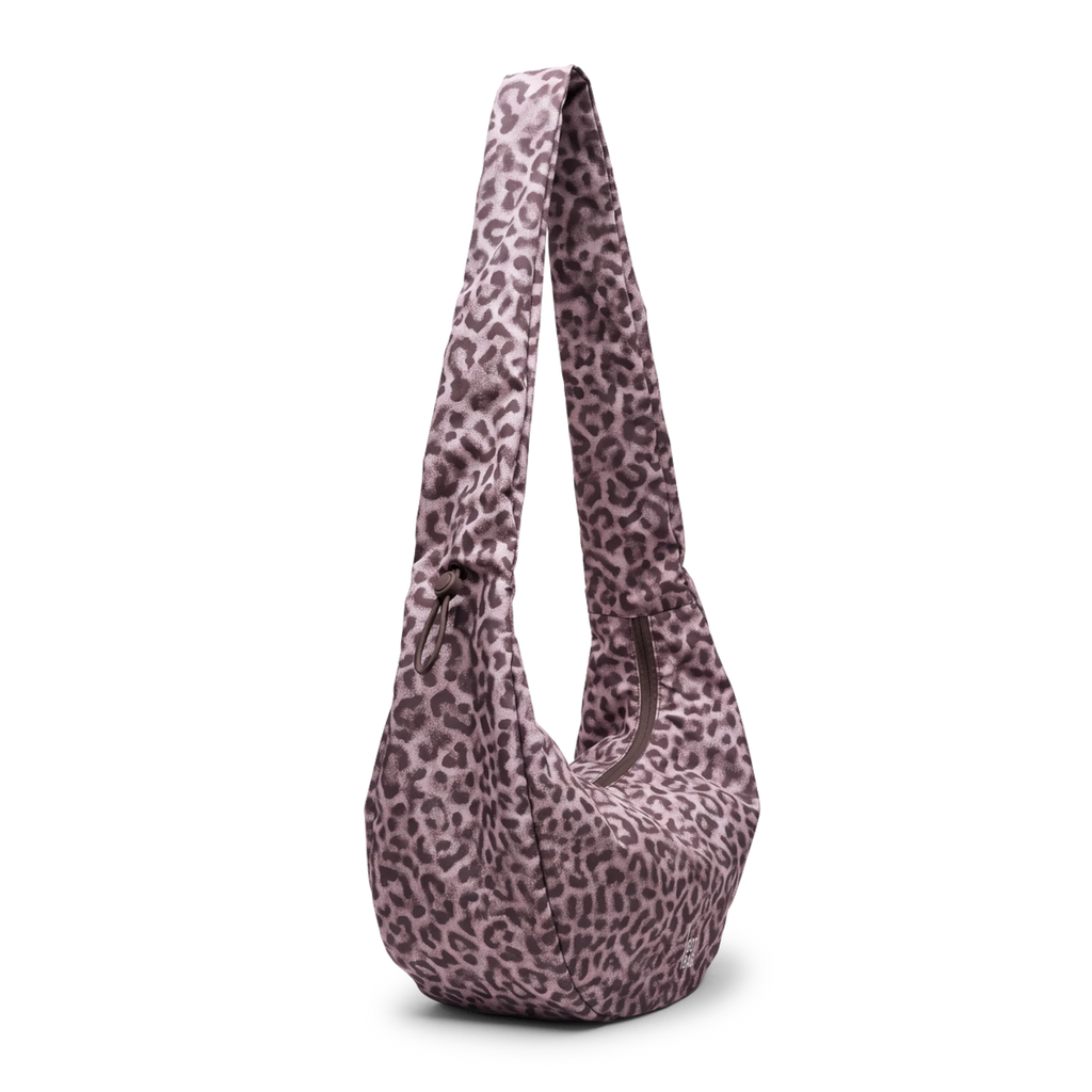 Lieblingstasche Moon Bag Ruffle Large in a mauve leopard print with a soft slouchy silhouette and shoulder strap.