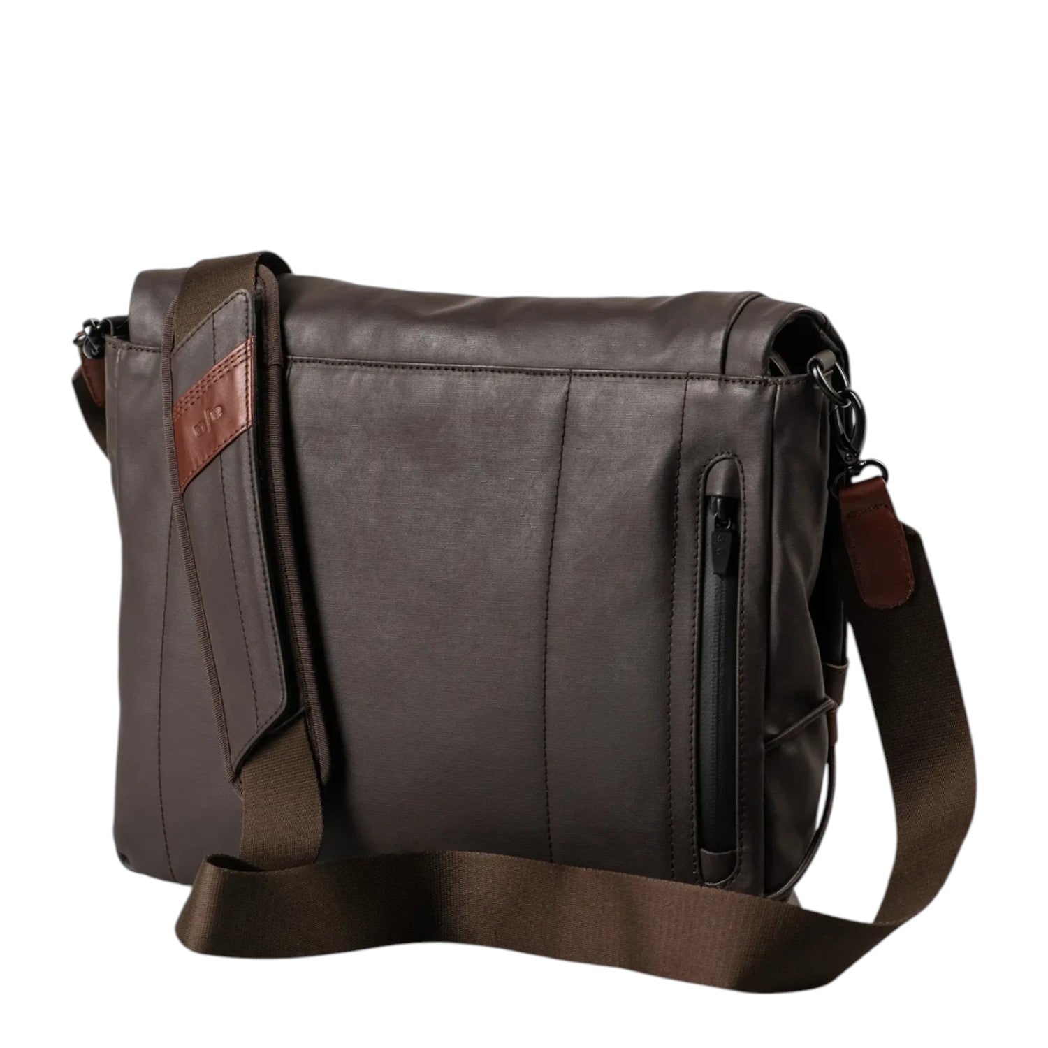 Lieblingstasche Matsumoto dark brown leather messenger bag with adjustable shoulder strap and side zipper pocket