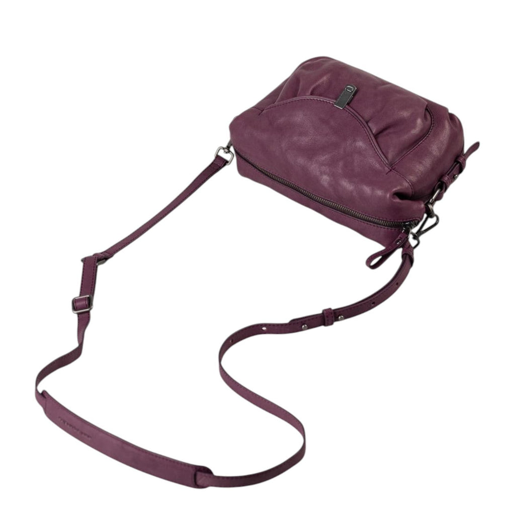 Lieblingstasche Mrs. Cannoli purple leather crossbody bag with adjustable strap and front pocket detail