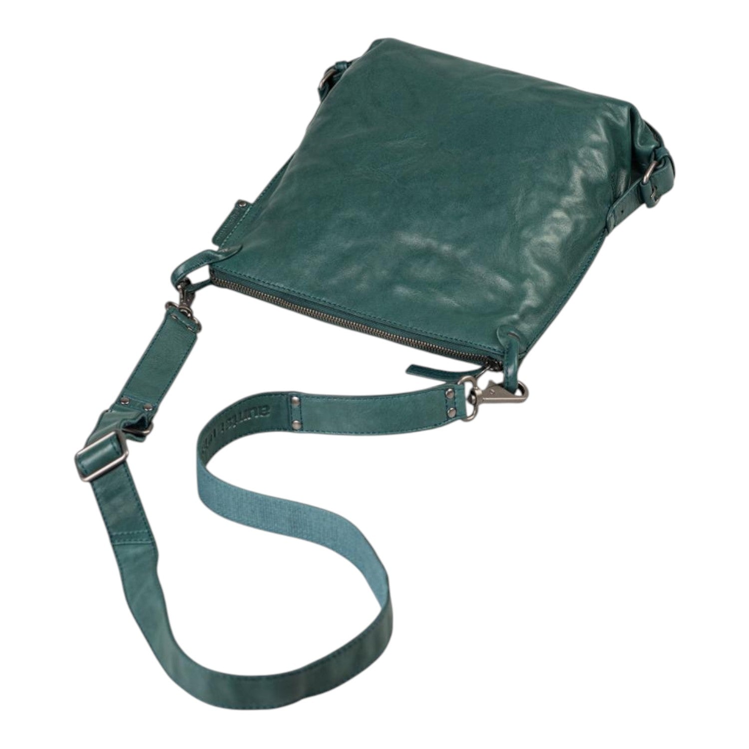 Lieblingstasche Mrs. Raisin Cookie crossbody bag in dark green crinkled leather with an adjustable shoulder strap