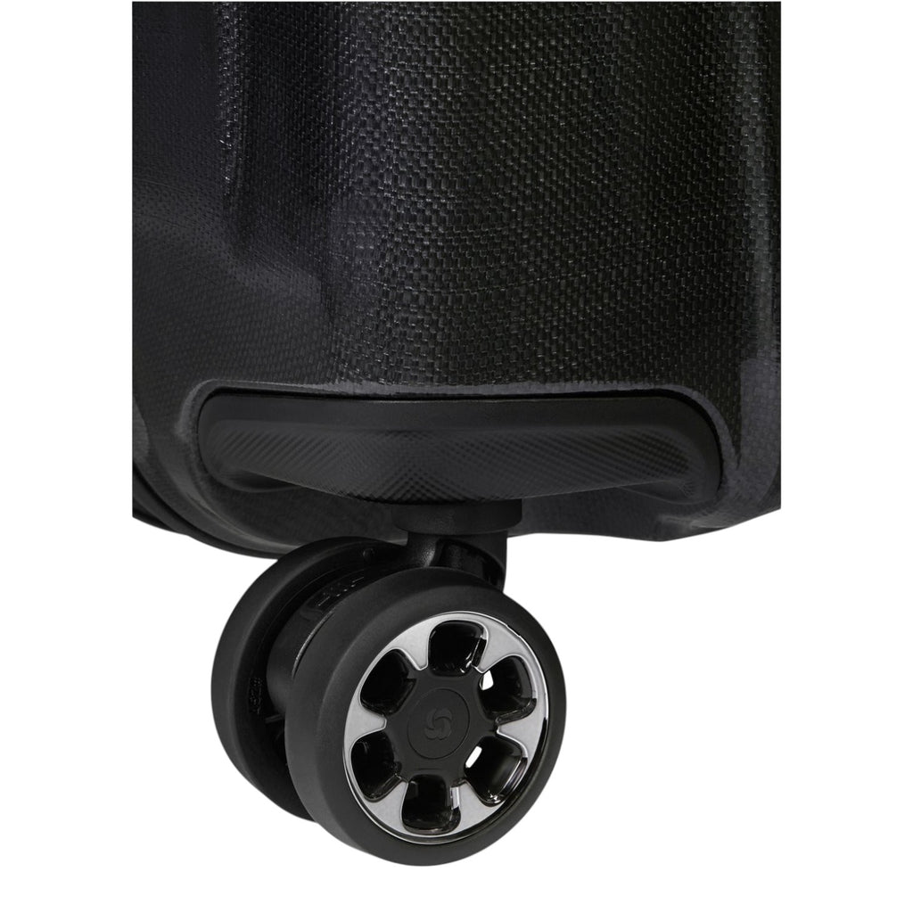 Lieblingstasche NEXIS Spinner 76/28 Exp black suitcase wheel detail with metallic silver hubcap