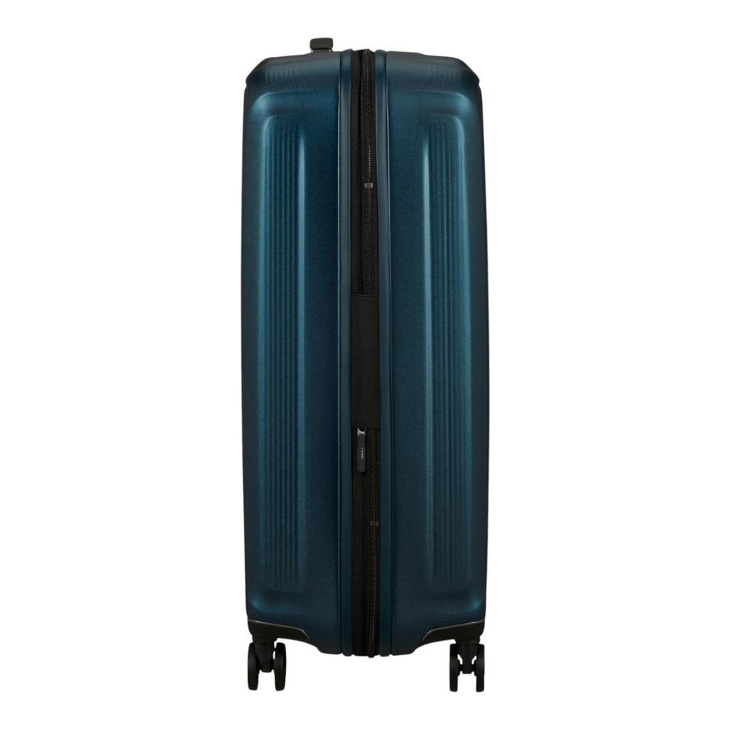 Lieblingstasche NUON Spinner 69/25 expandable suitcase in metallic teal blue with a durable hardshell exterior