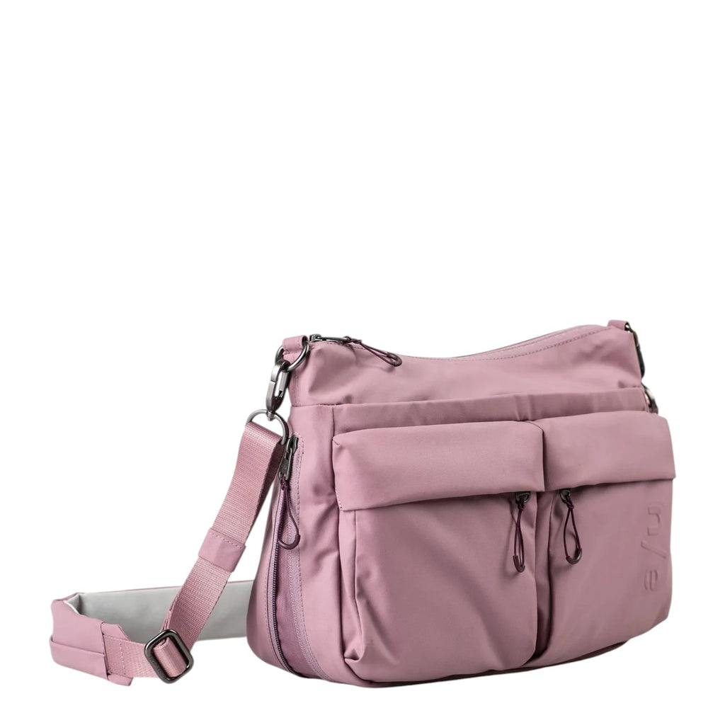 Lieblingstasche Omono RE lite dusty pink crossbody bag with two front pockets and adjustable shoulder strap