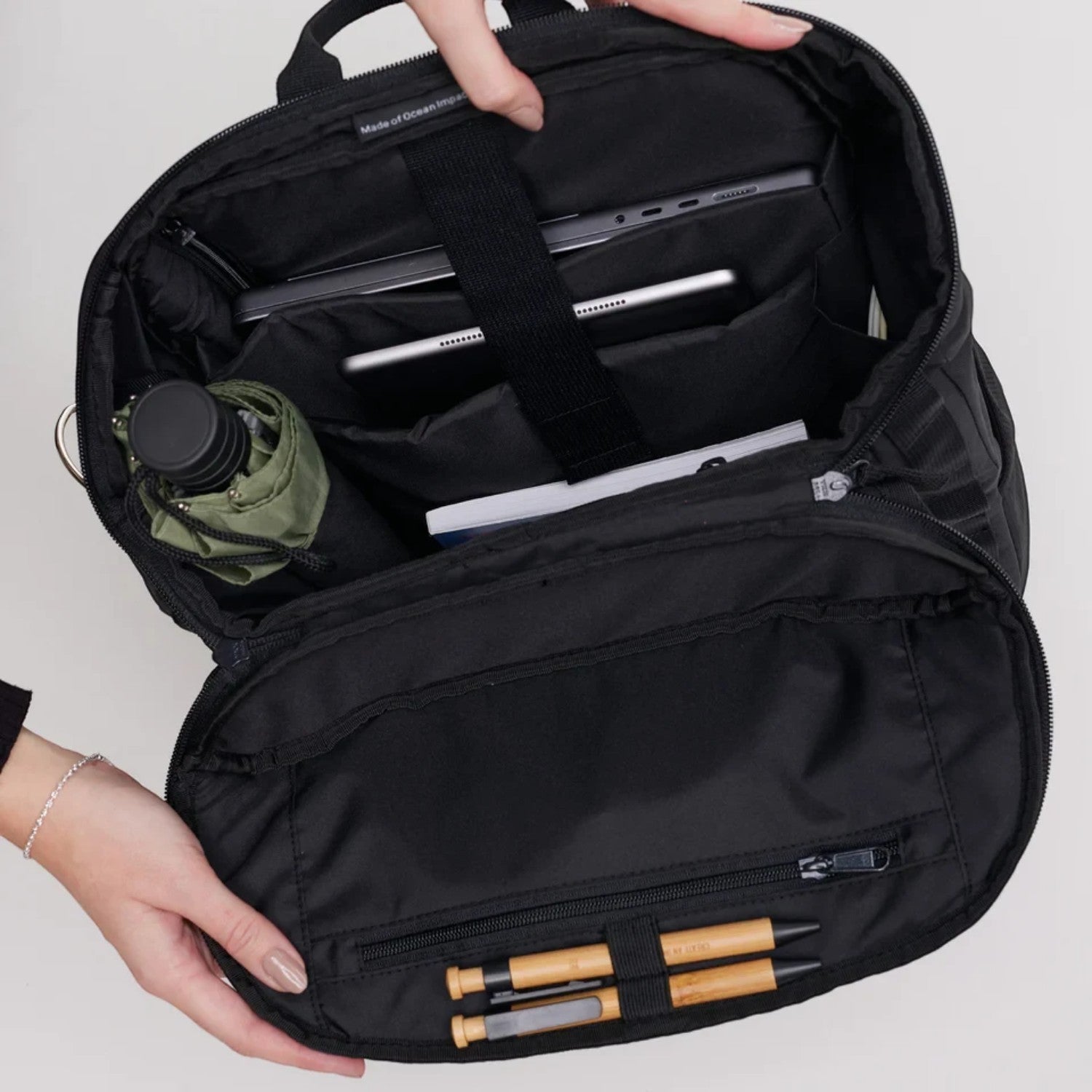 Lieblingstasche Pro Pack black backpack interior with laptop compartment, organizer pockets, and pen holders