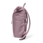 Lieblingstasche Rolltop Easy Small dusty rose backpack with adjustable straps and side zip pocket.