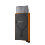 Lieblingstasche Secrid Cardprotector for MagSafe in orange and black with cards inserted