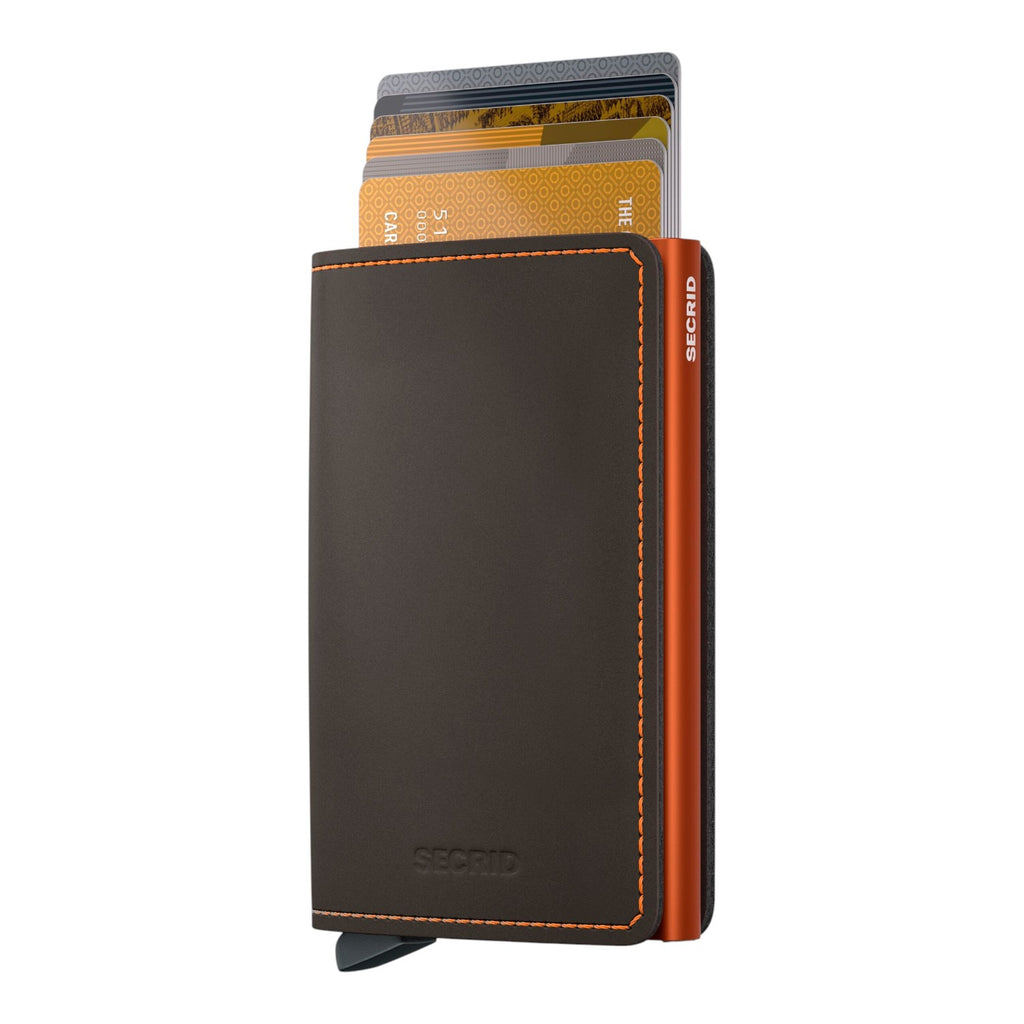 Lieblingstasche Secrid Slimwallet Matte in dark brown leather with orange stitching and RFID-protected card holder.