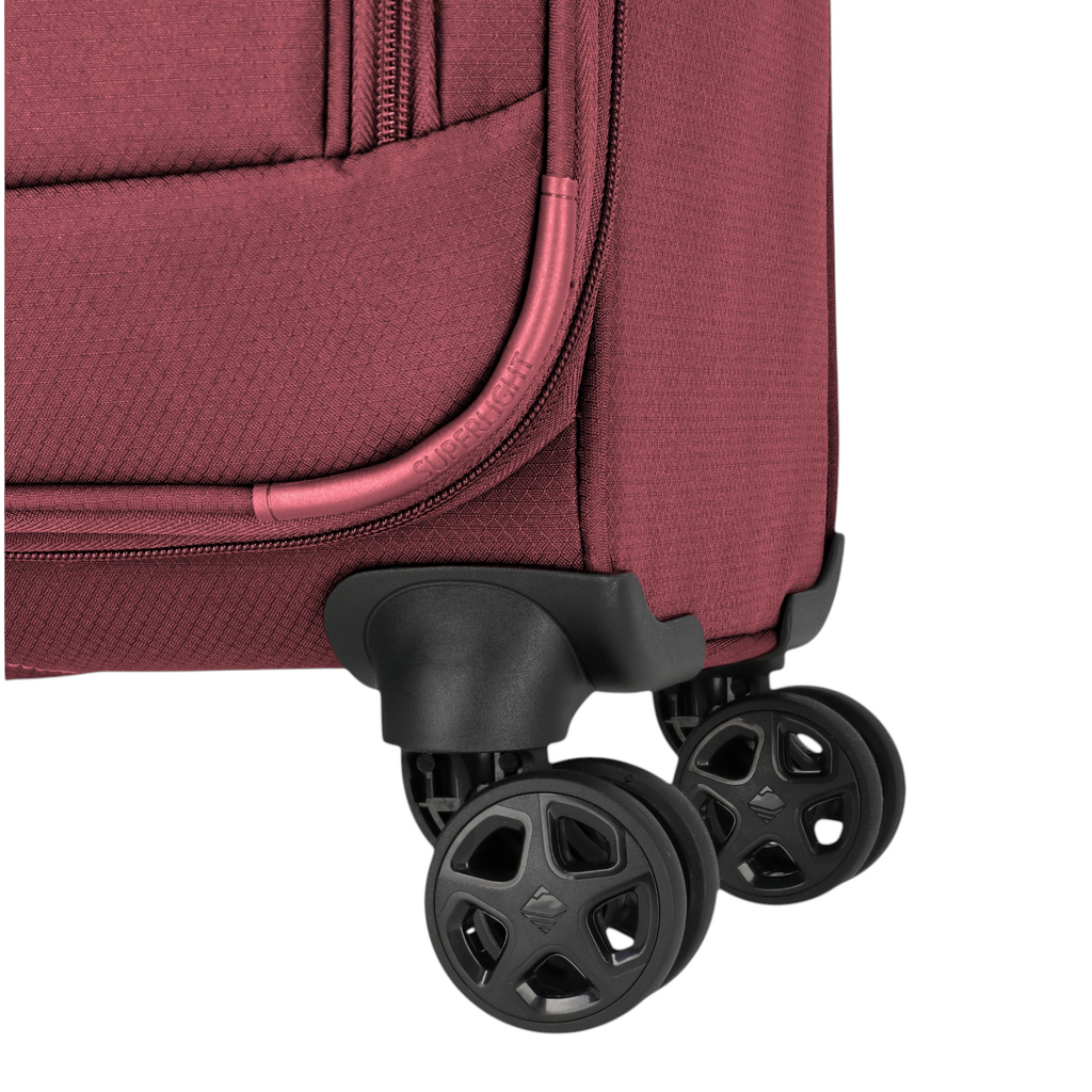 Lieblingstasche Skaii Trolley 4W S in burgundy with durable black spinner wheels and textured fabric detail