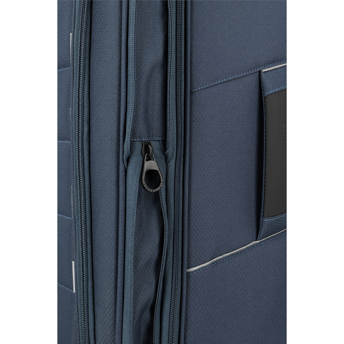 Lieblingstasche Skaii trolley suitcase in blue with expandable zipper detail and durable fabric texture
