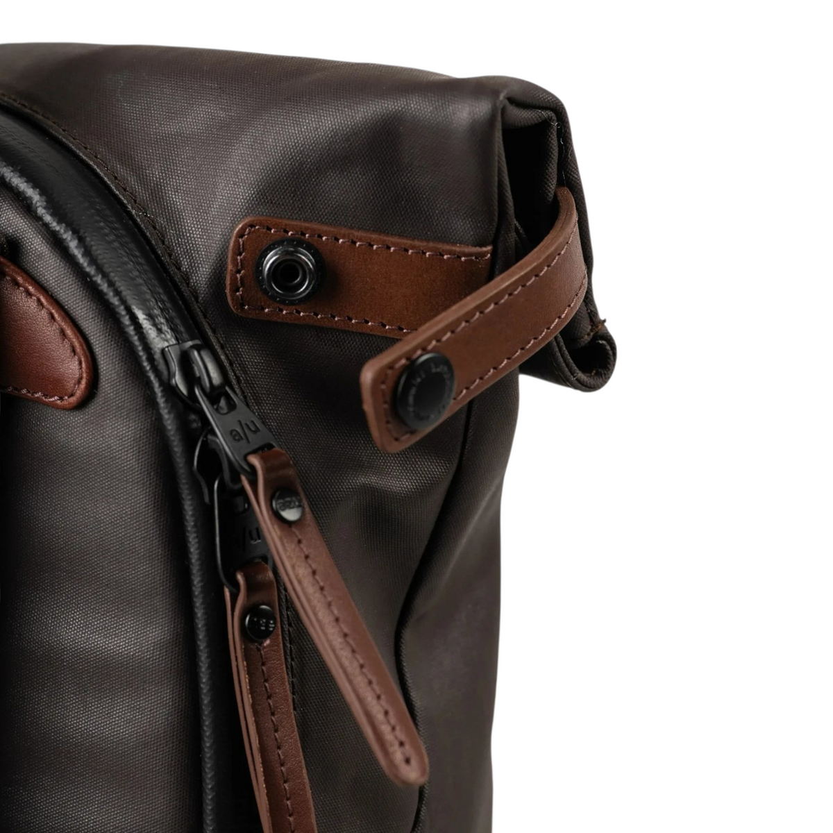 Lieblingstasche Wakayama dark brown backpack detail with leather accents and black zipper closure