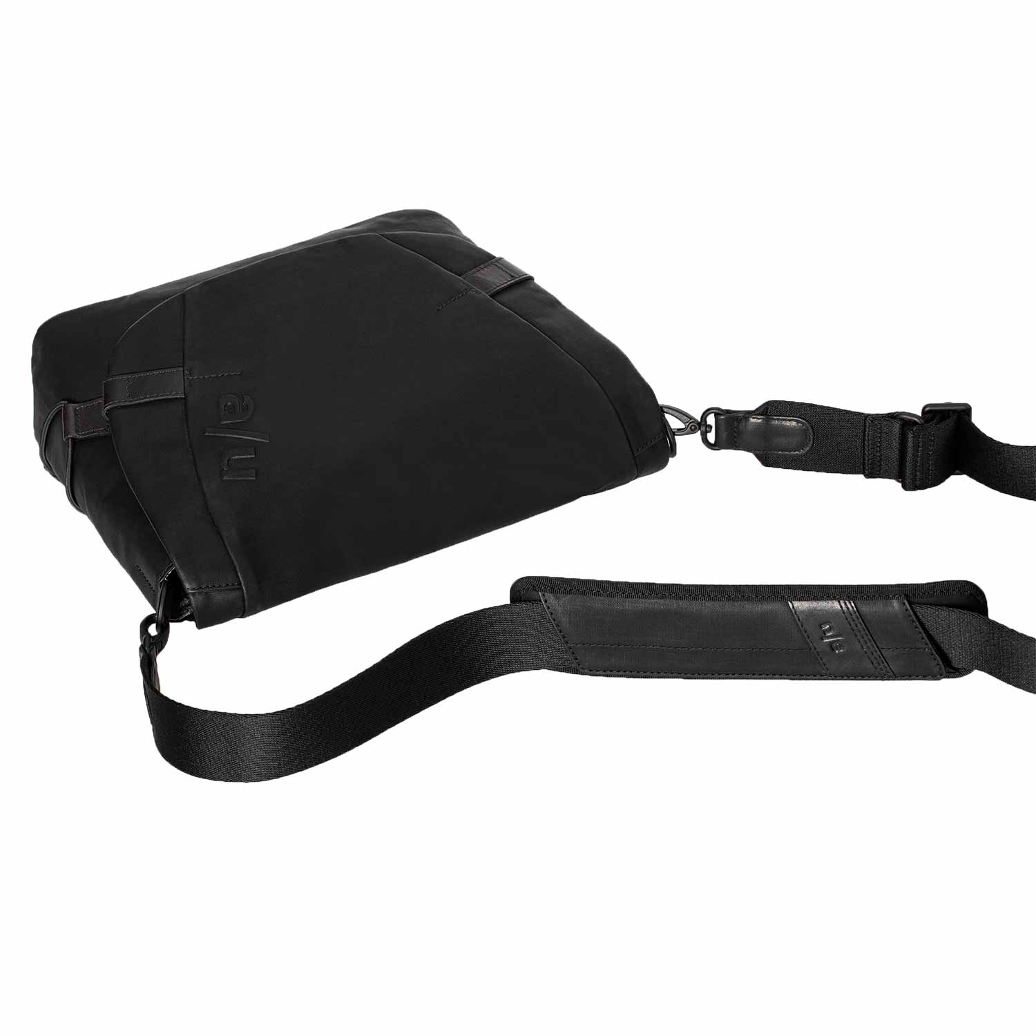 aunts-uncles_Sendai_black-4