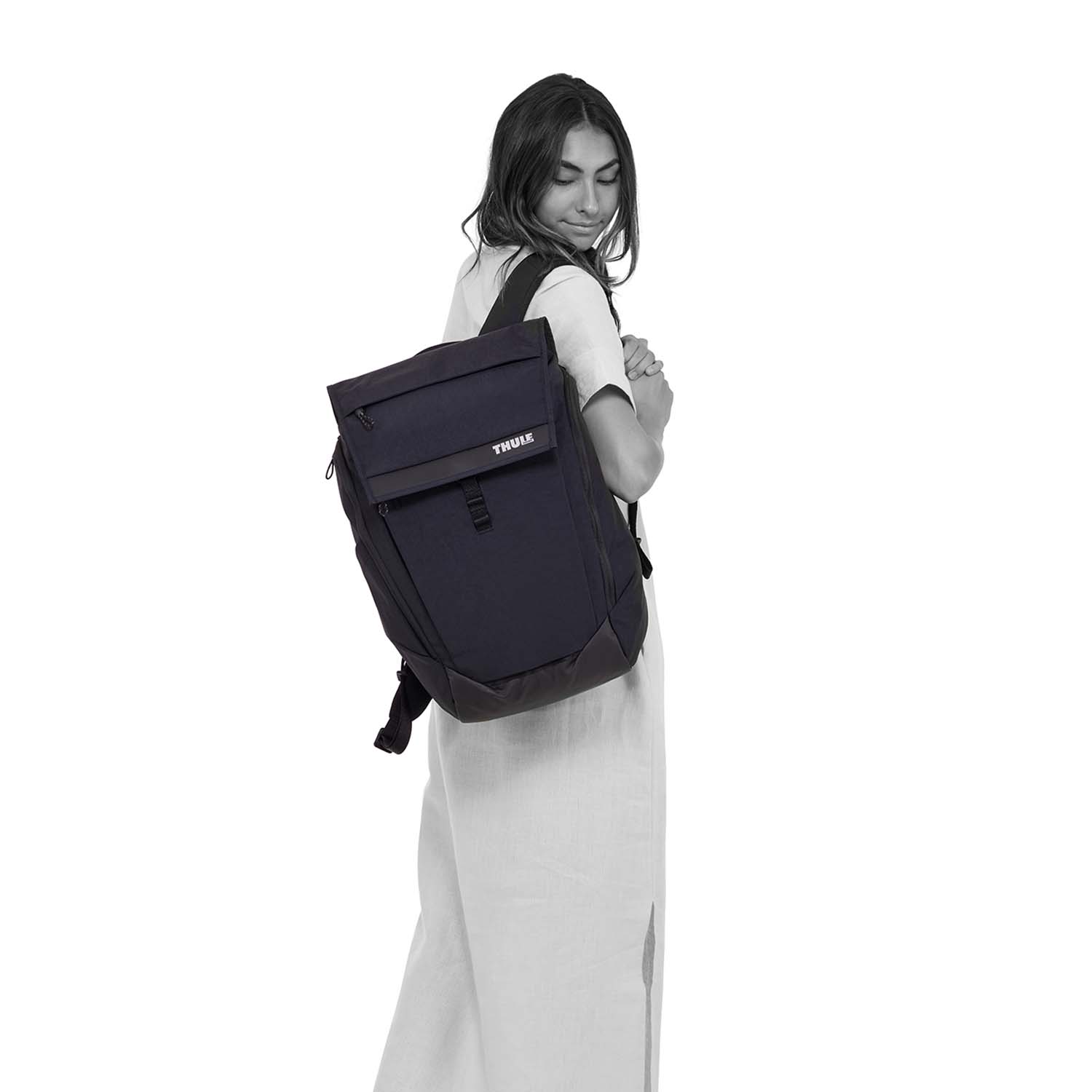 Thule_Paramount-Backpack-27l-3205014-black-18