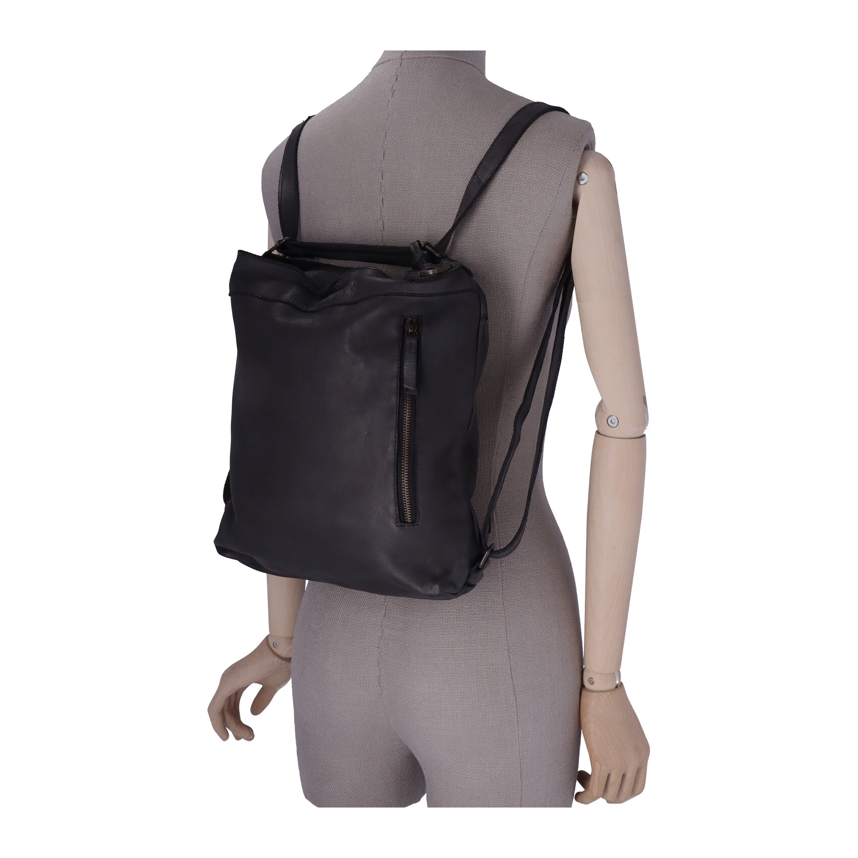 Harbour-2nd-Nora_B3-9964_dark-ash_1