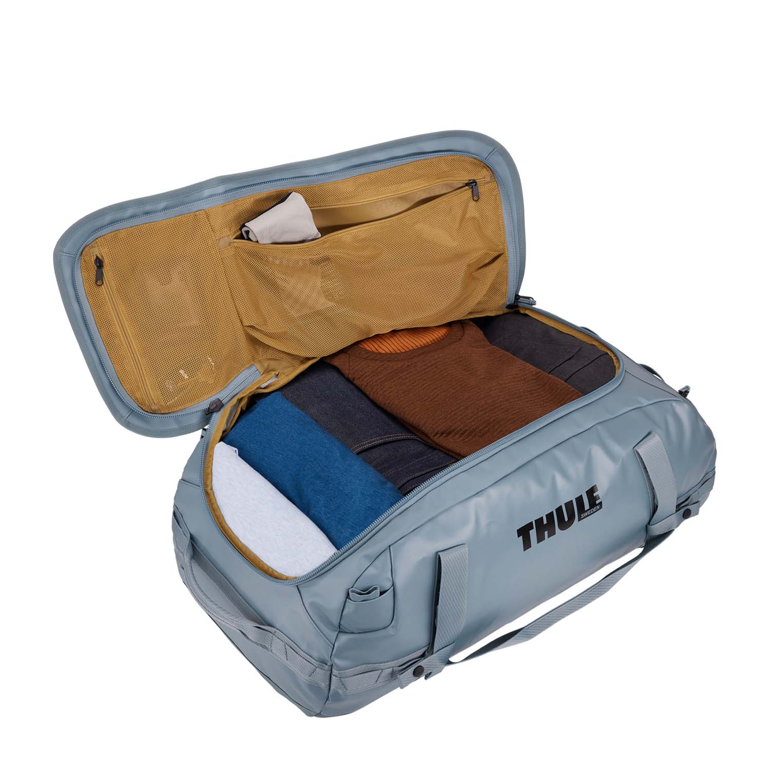 THULE_CHASM-70L-Duffle_3204996_pond_03