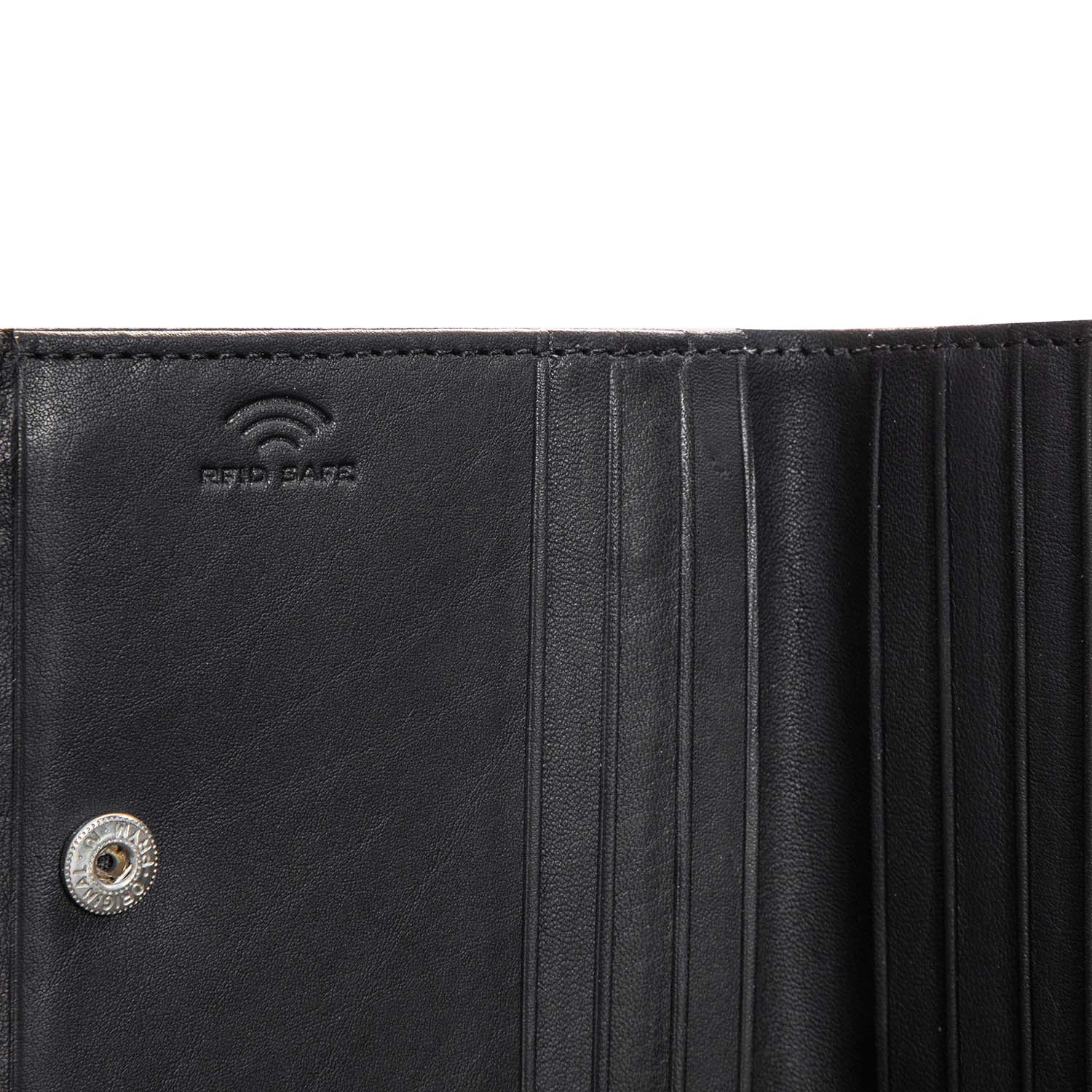 Ma-tre_F3-Quirin-Billfold-Q6F_4060001463-900_black_05