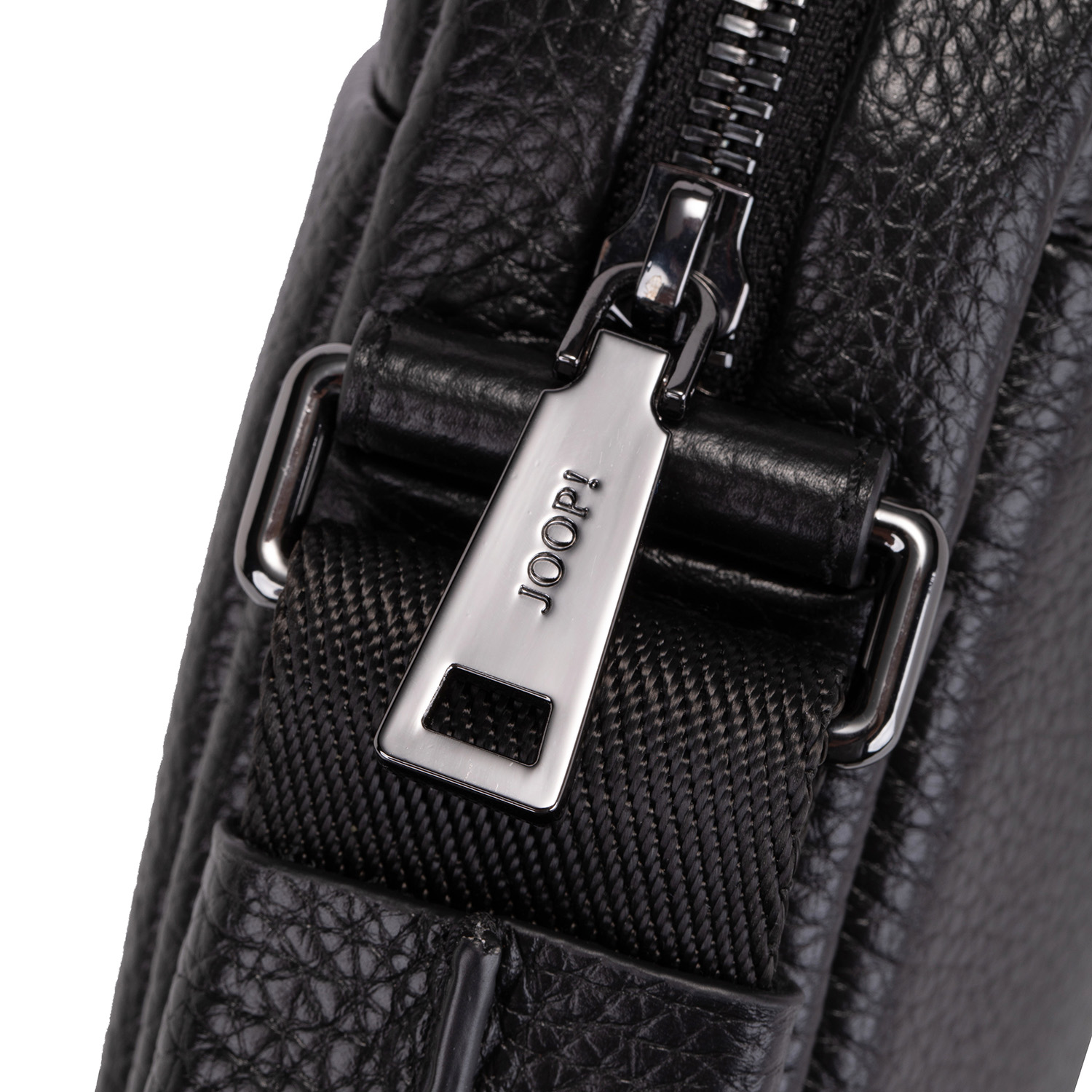 JOOP_Cardona-Rafael-Shoulderbag-XSVZ-1_4140006308-900_black_05
